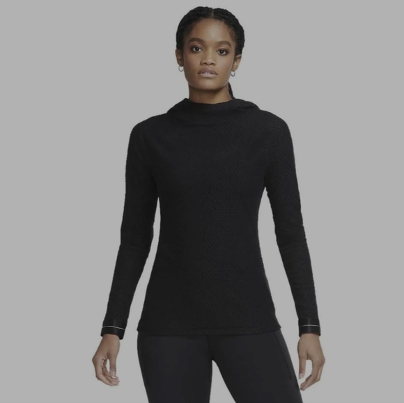 Nike Tops - Nike Pro Icon Clash Top